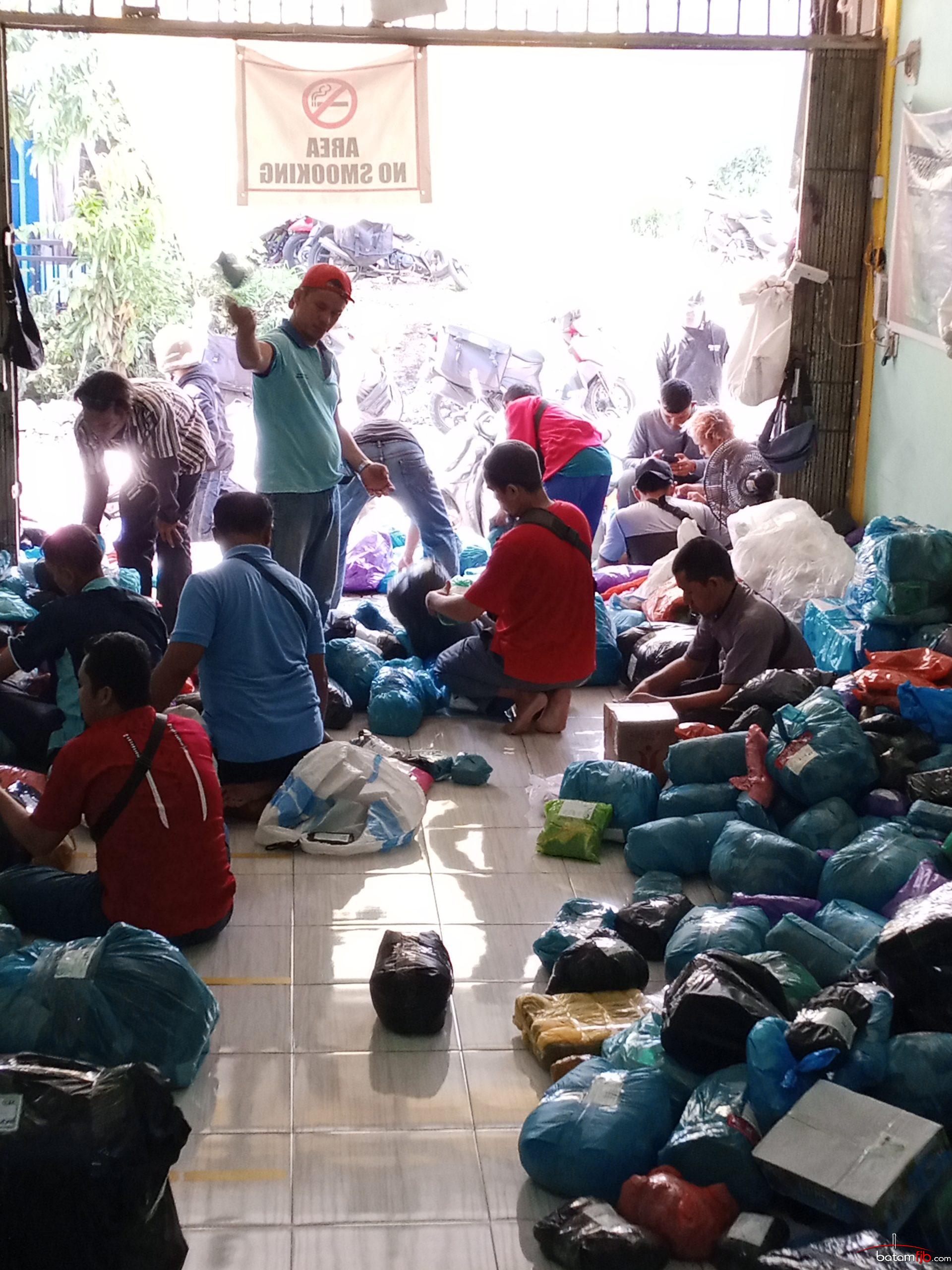 Jasa pengiriman paket
